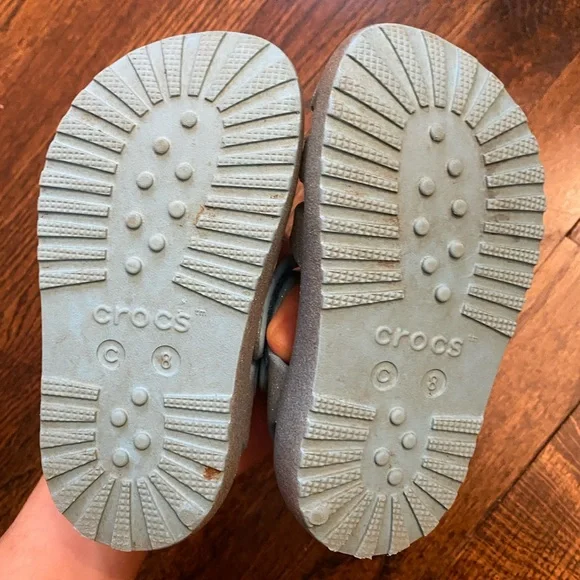 CROCS- Tinted Glass Elsa sparkle kids metallic blue Fisherman closed toe sandals - Picture 4 of 16